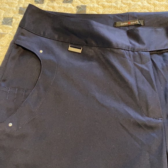 Bette & Court Navy Blue Capris - Size 12 - Picture 5 of 16